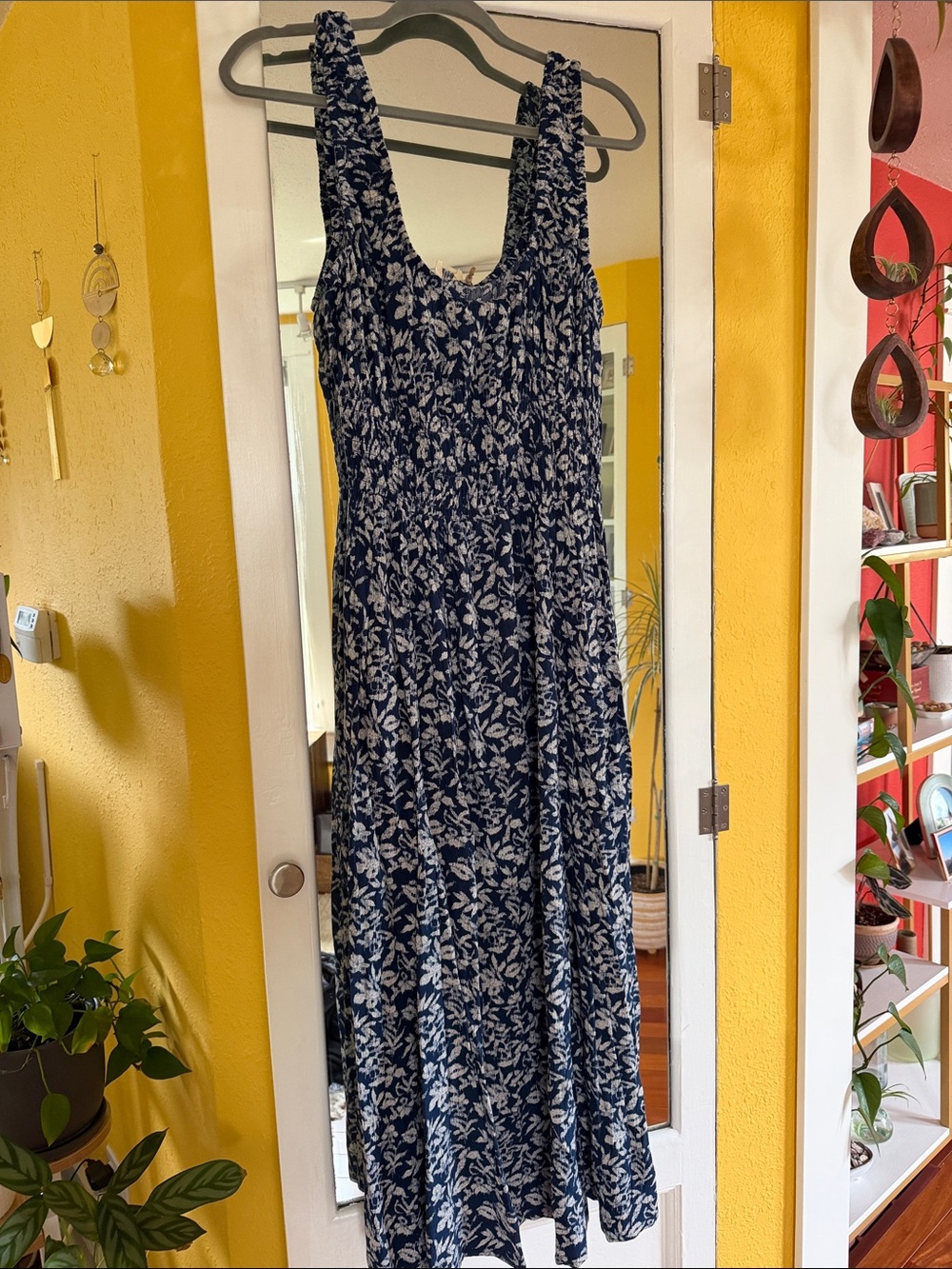Faherty Navy and White Floral Scoop-Neck Midi Dress